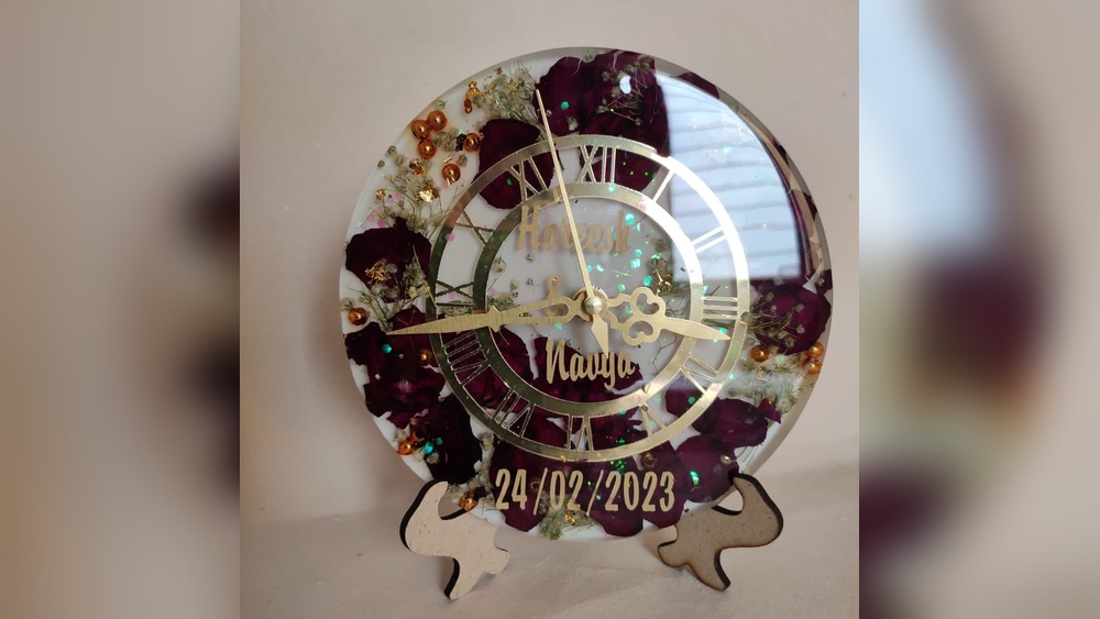 Resin Art Clock Design With Flowers