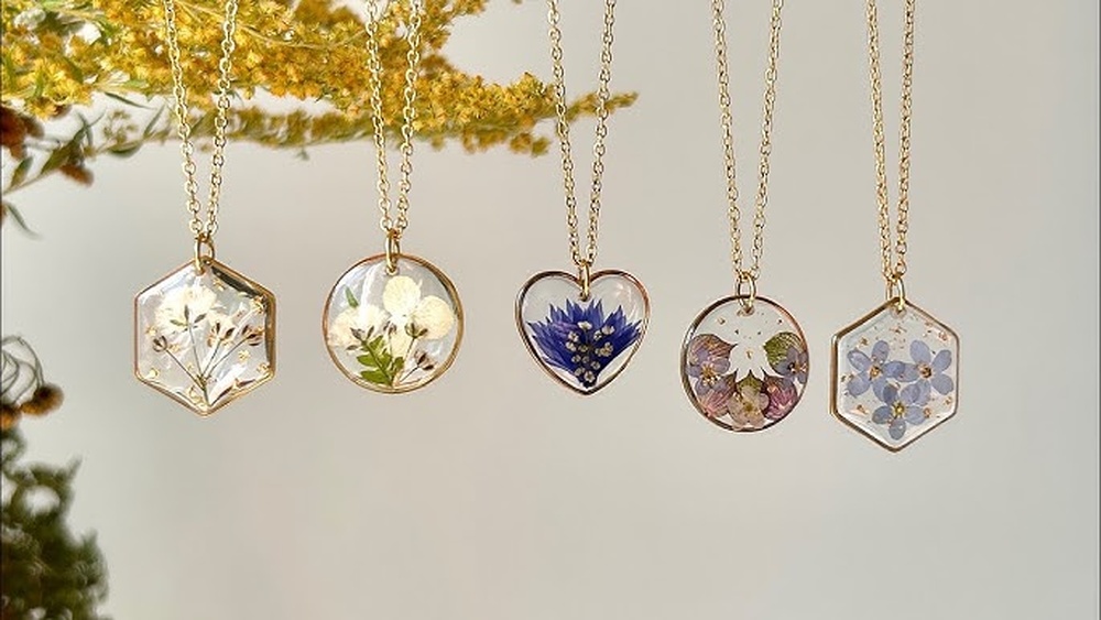 Resin Flower Jewellery Ideas